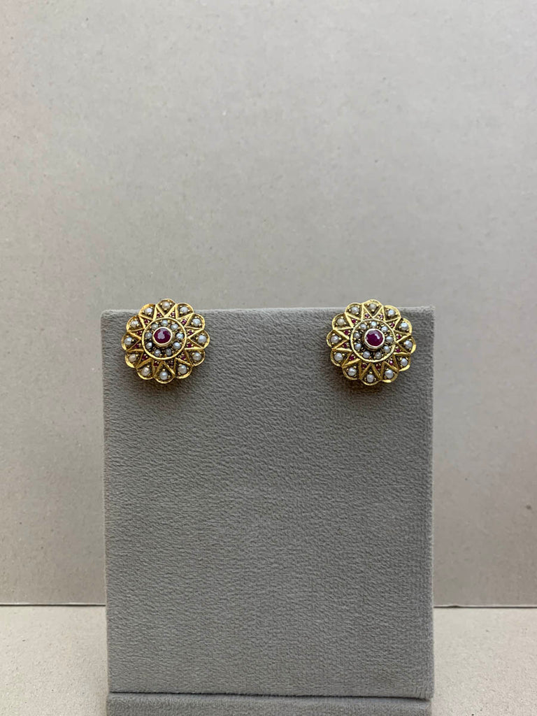 AA1405R Rambaugh Antique Studs