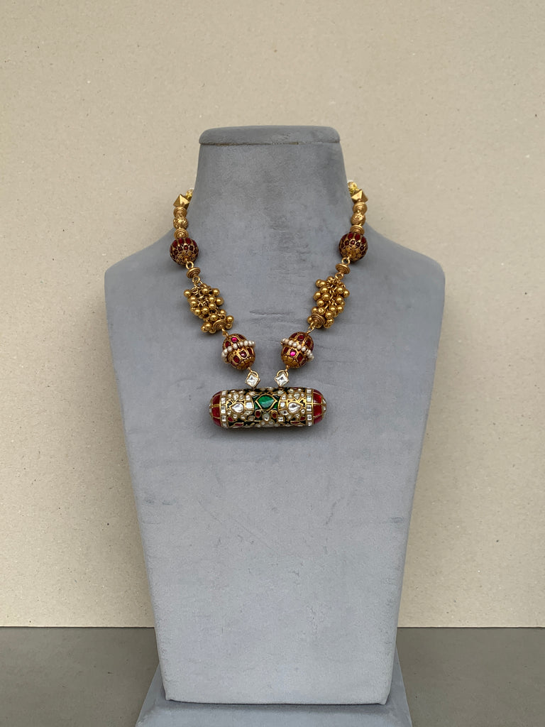 AJ864 Rambaugh Antique Necklace