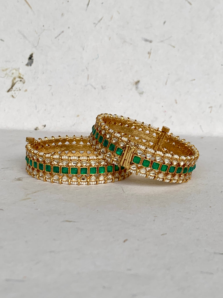 BI476 Green Jadau Bangle