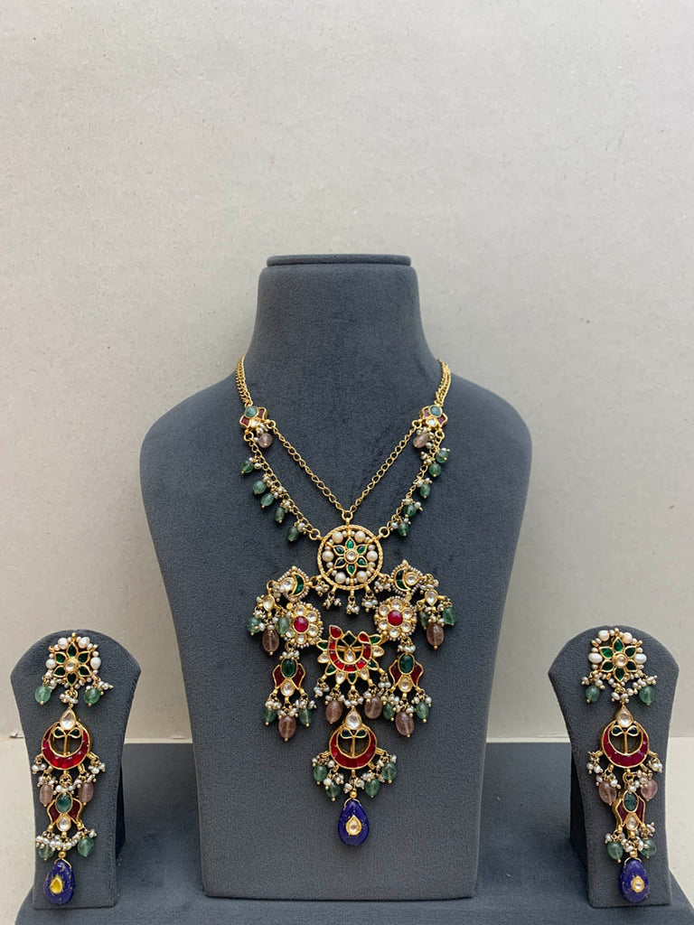 C1619  Heritage Antique Set
