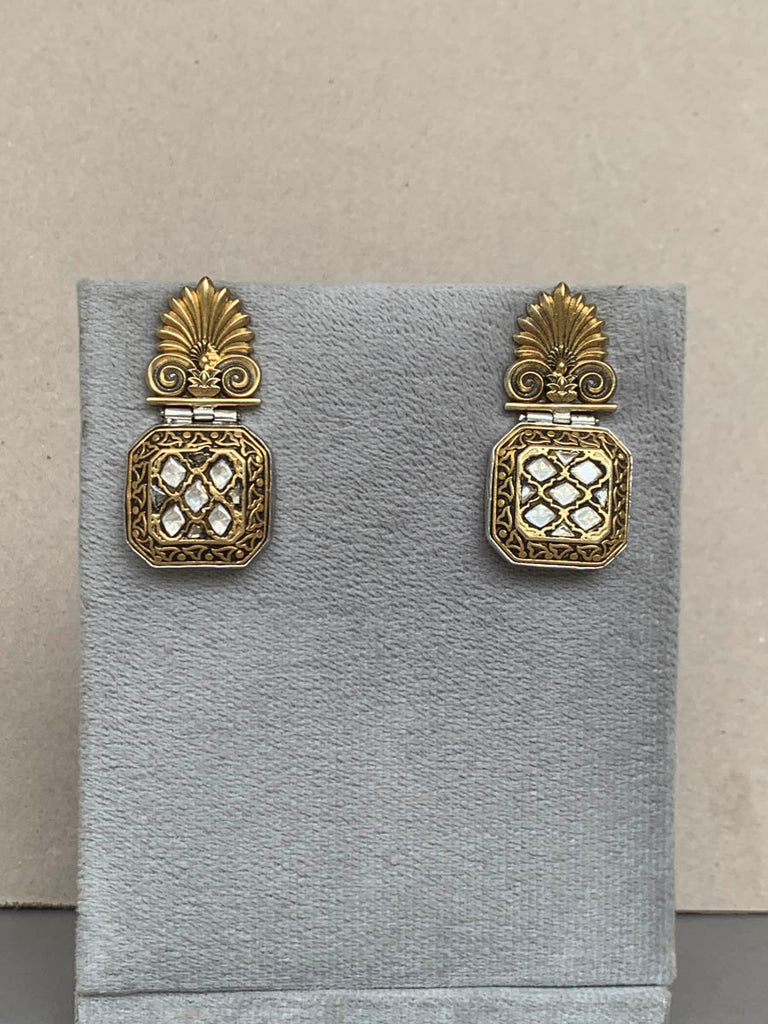 E1156  Maahru Silver Earrings