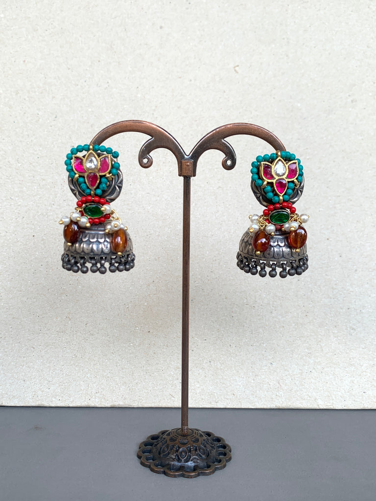 E11910  Maahru Silver Earrings