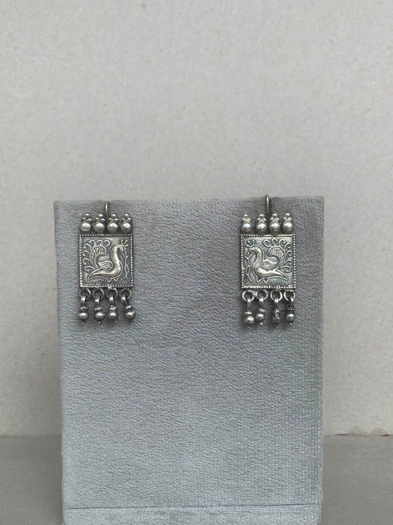 E1522  Maahru Silver Earrings