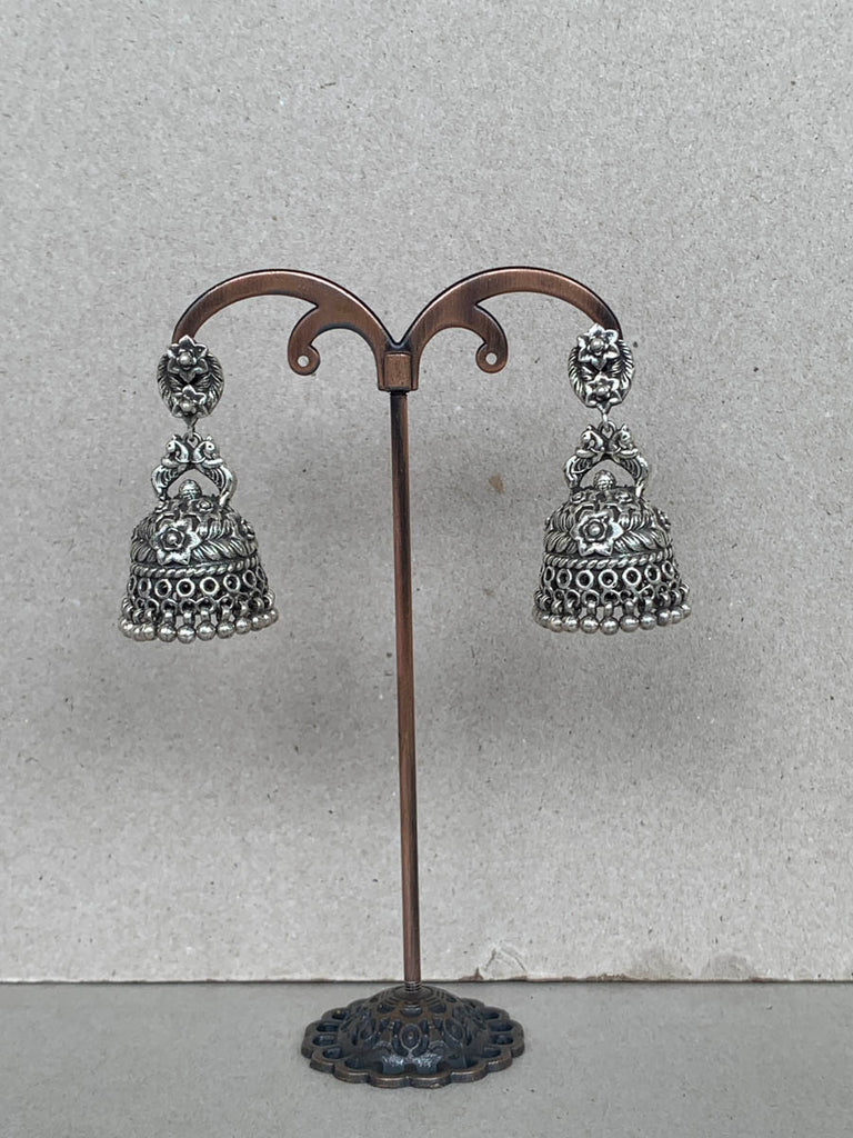 E1528  Maahru Silver Earrings