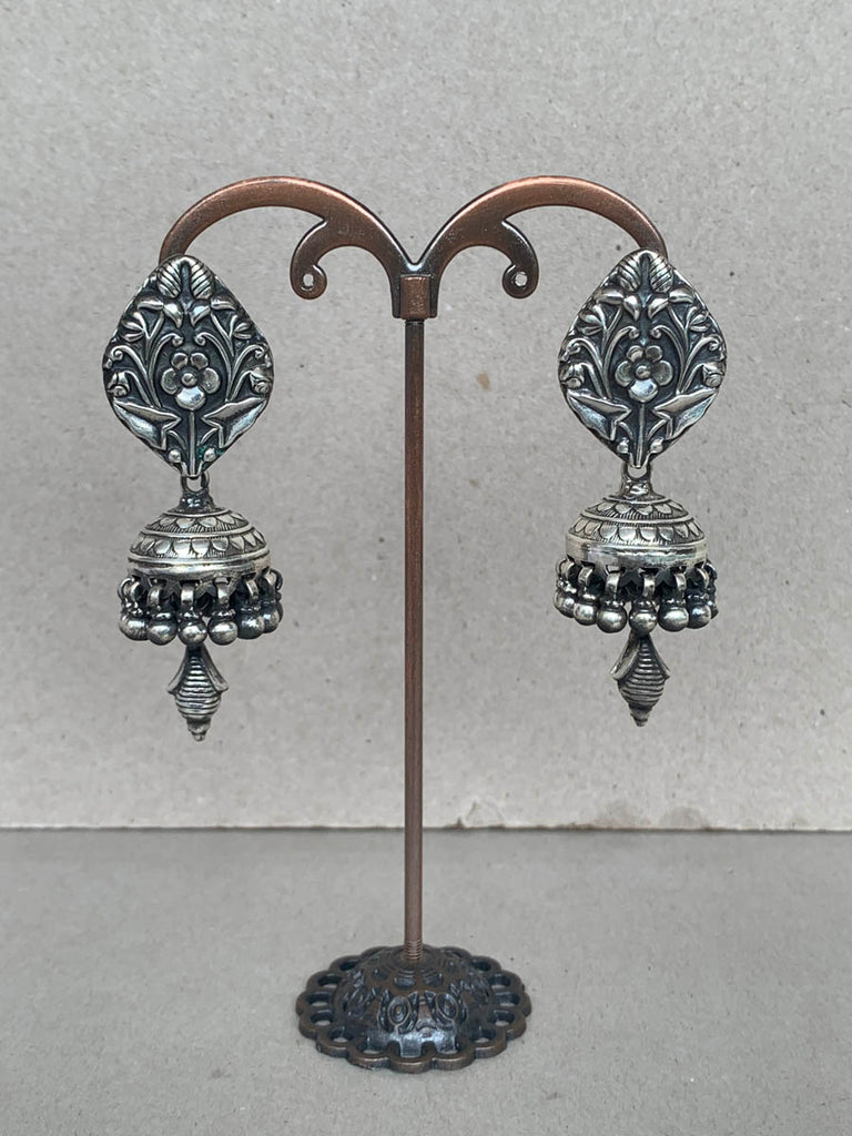 E1539  Maahru Silver Earrings