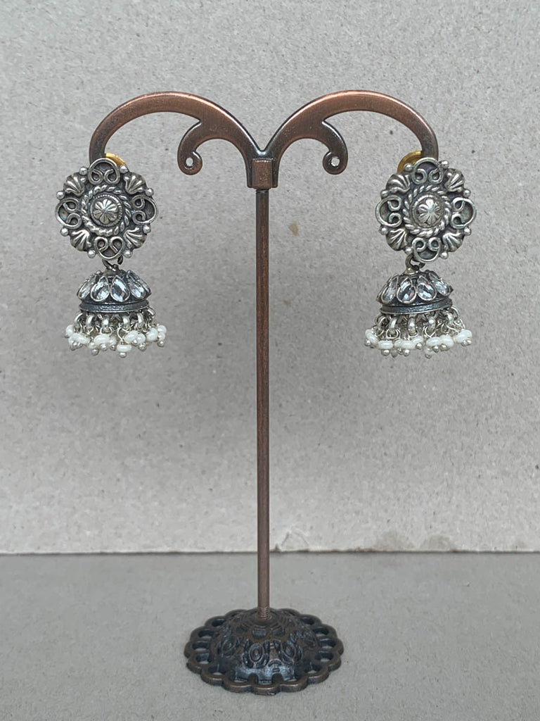 E1553  Maahru Silver Earrings