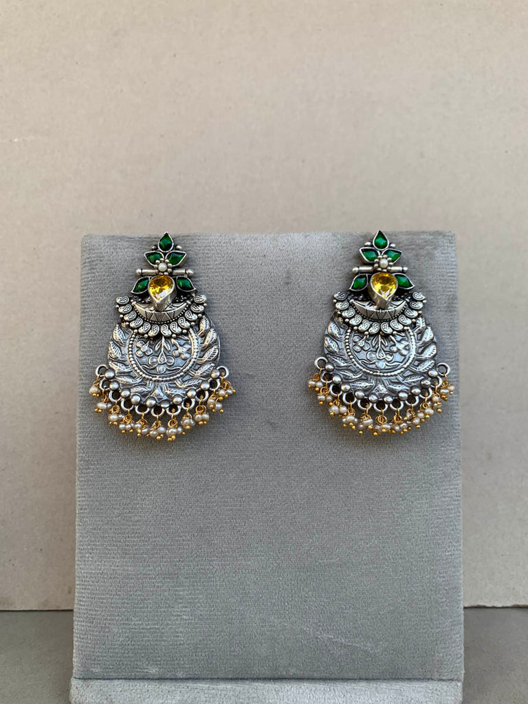 E1631 Maahru Silver Earrings