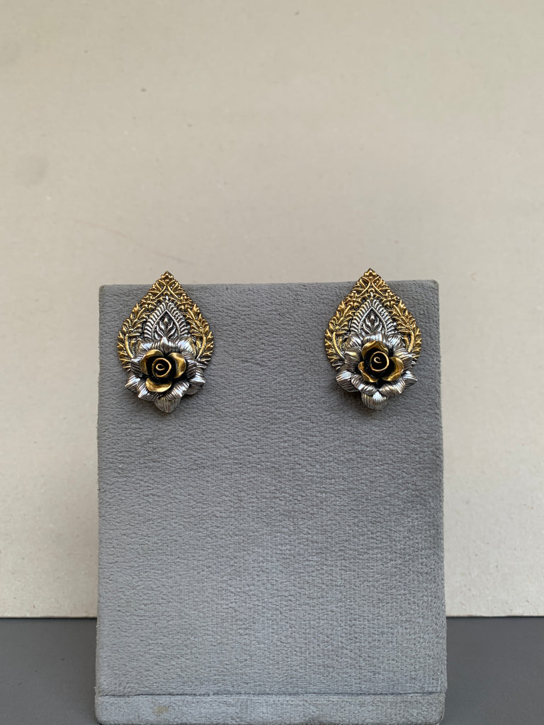 E1762  Maahru Silver Earrings