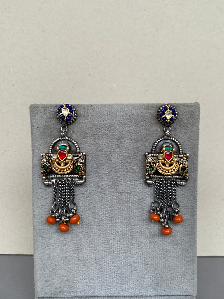 E1775 Maahru Silver Earrings