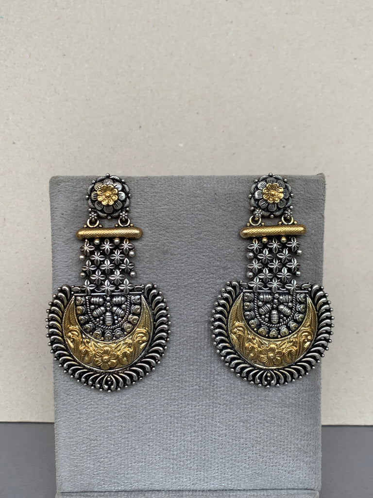E1793 Maahru Silver Earrings