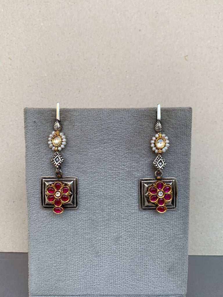 E1858 Maahru Silver Earrings
