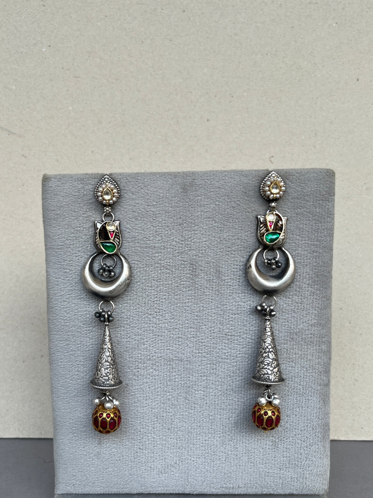 E1890 Maahru Silver Earrings