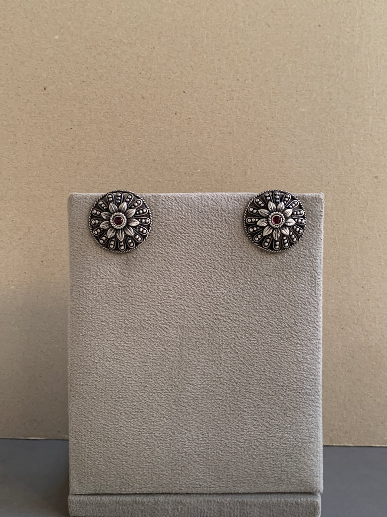 E1900  Maahru Silver Earrings