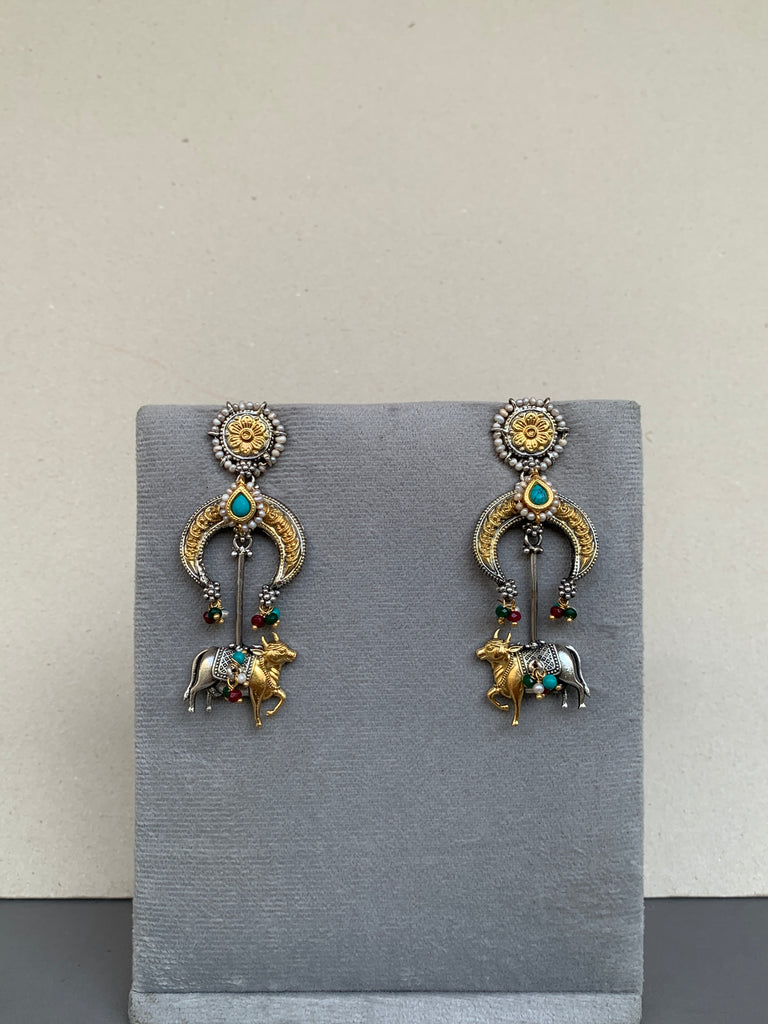 E1913  Maahru Silver Earrings