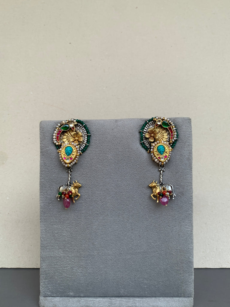 E1914  Maahru Silver Earrings