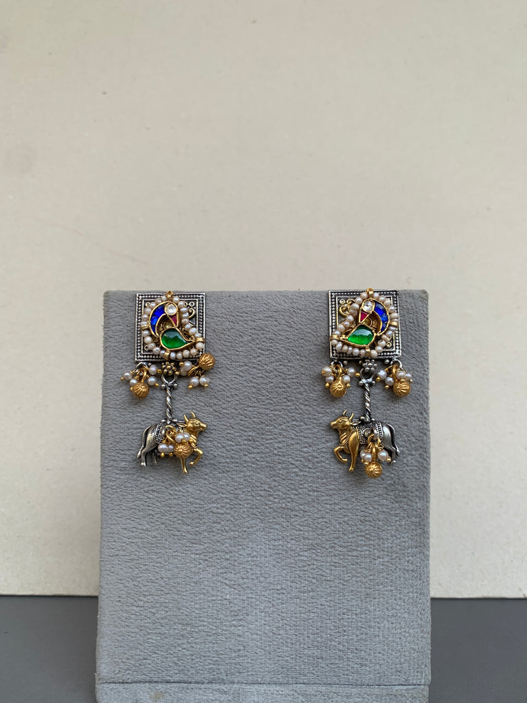 E1917  Maahru Silver Earrings