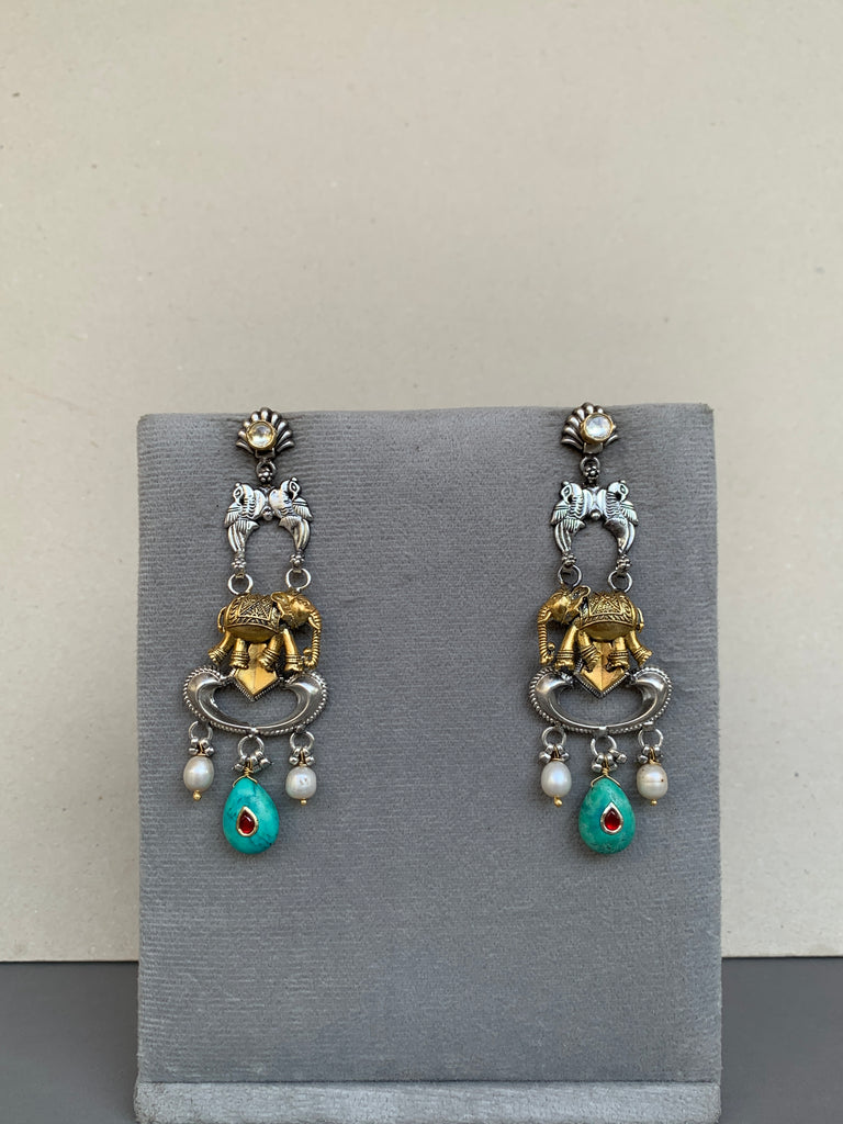 E1928  Maahru Silver Earrings