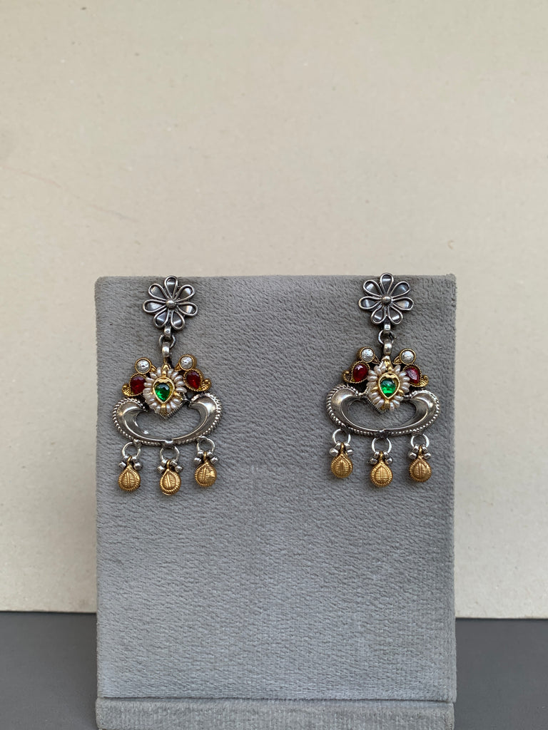 E1930  Maahru Silver Earrings