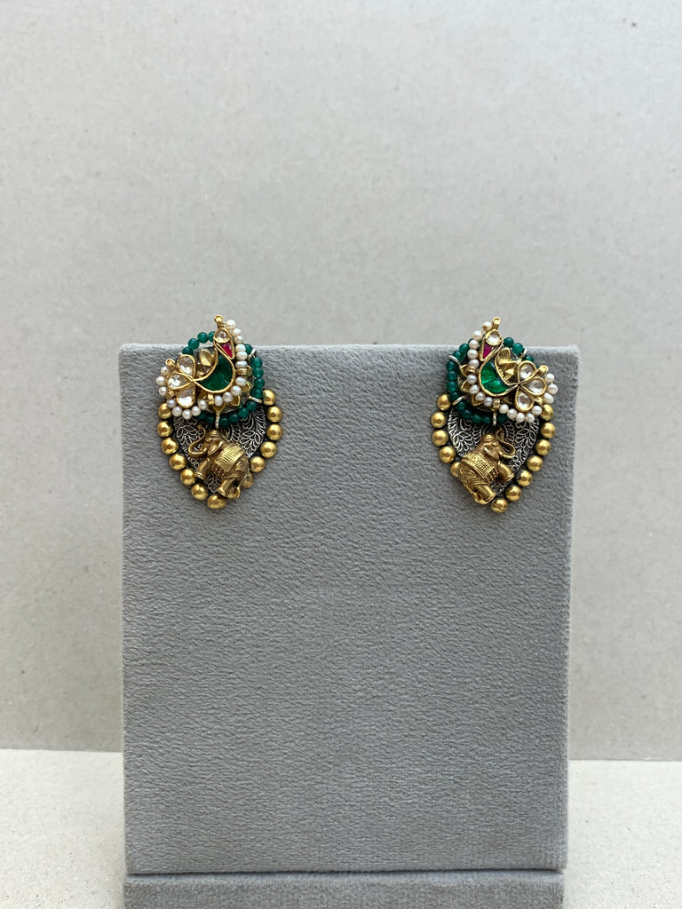 E1965  Maahru Silver Earrings