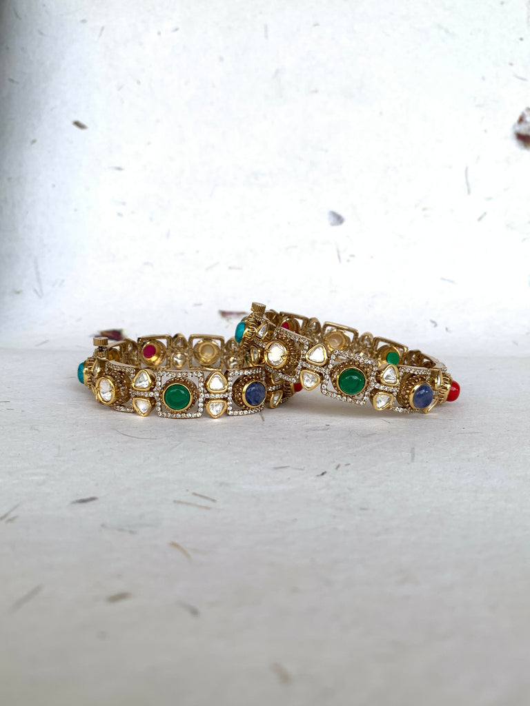 EB351 Navratna Uncut Bangle