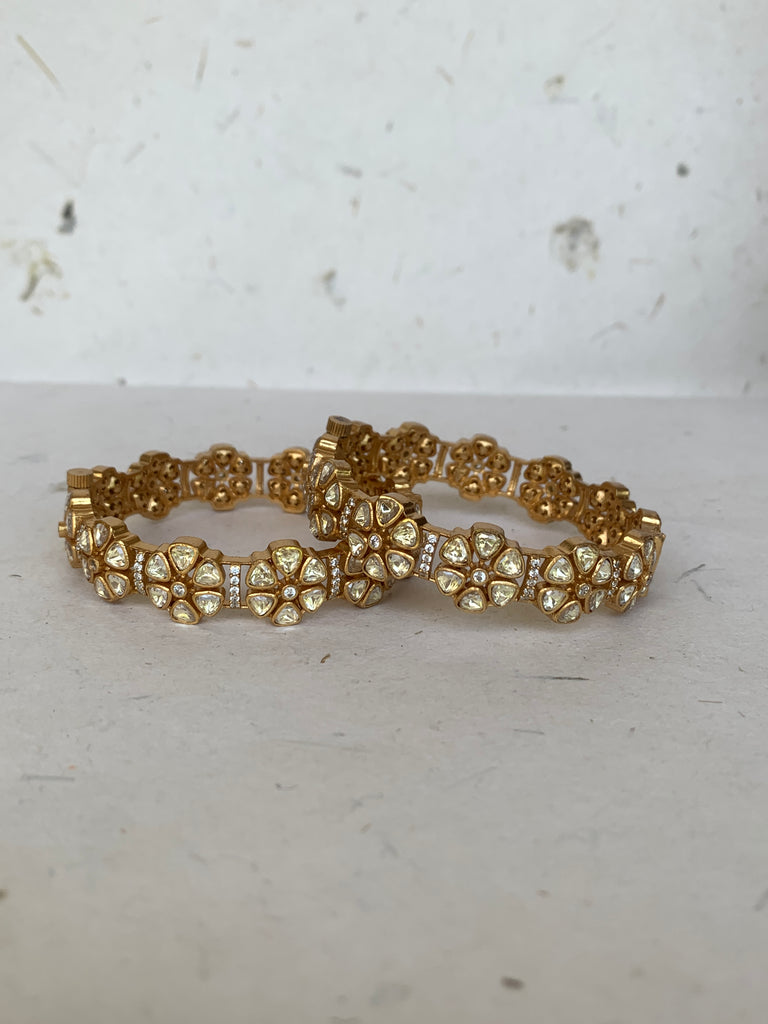 EB322 Indo Western Uncut Bangle