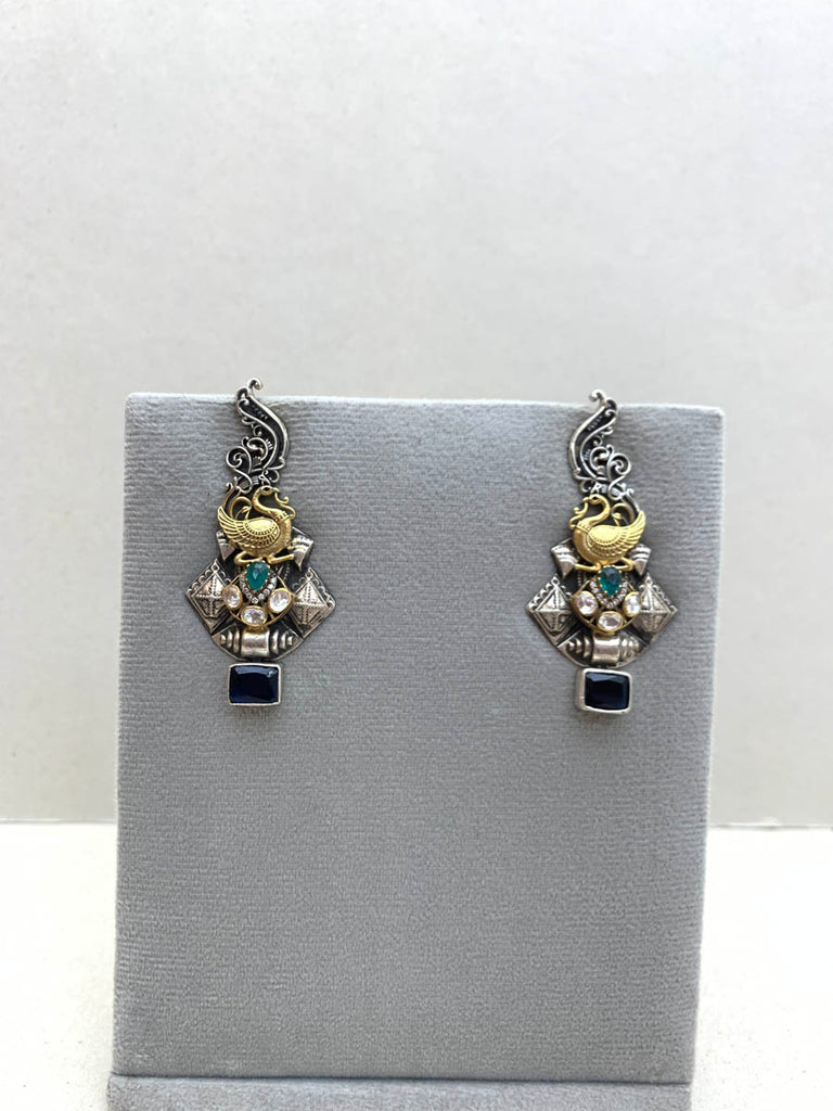FE11  Maahru Silver Earrings