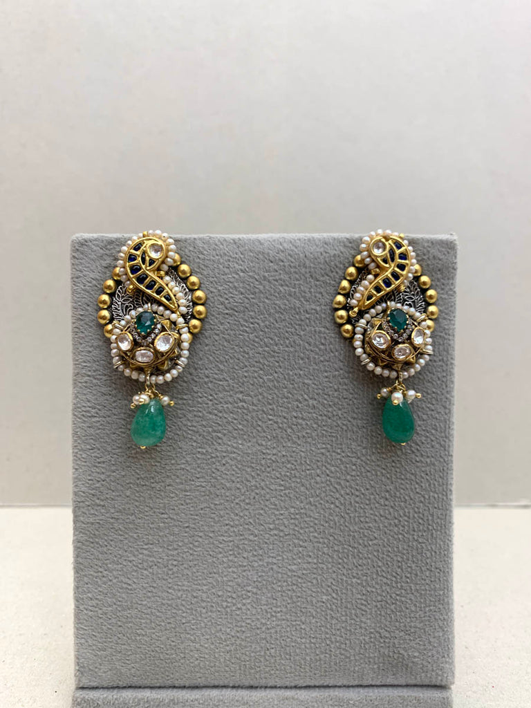 FE14  Maahru Silver Earrings