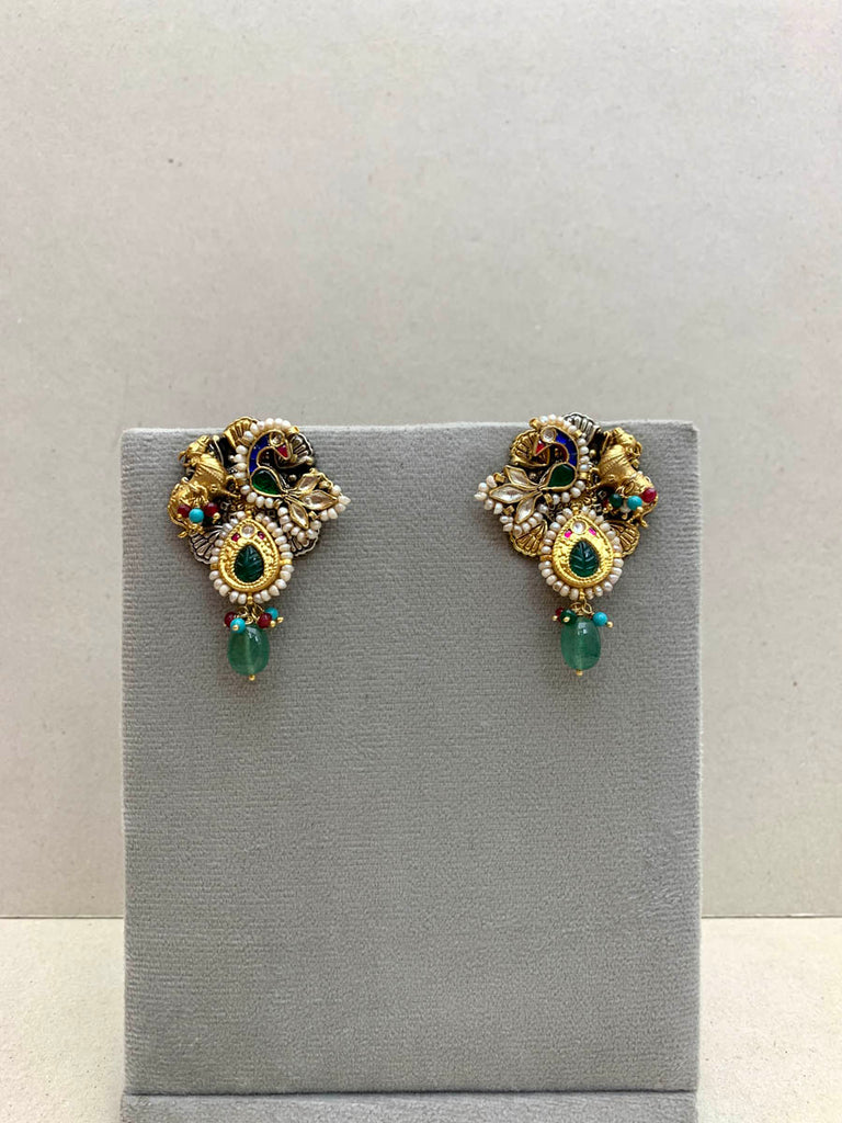 FE23  Maahru Silver Earrings