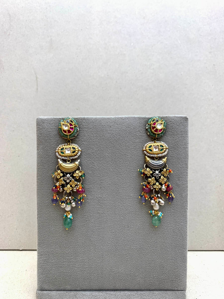 FE33  Maahru Silver Earrings