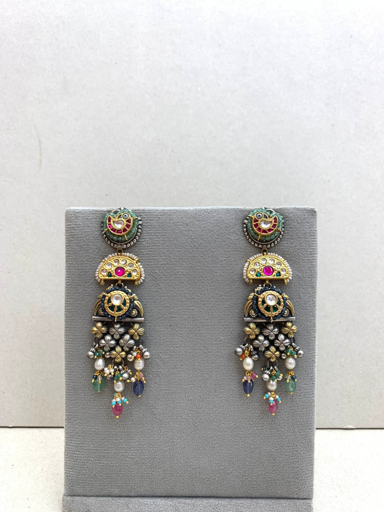 FE35  Maahru Silver Earrings