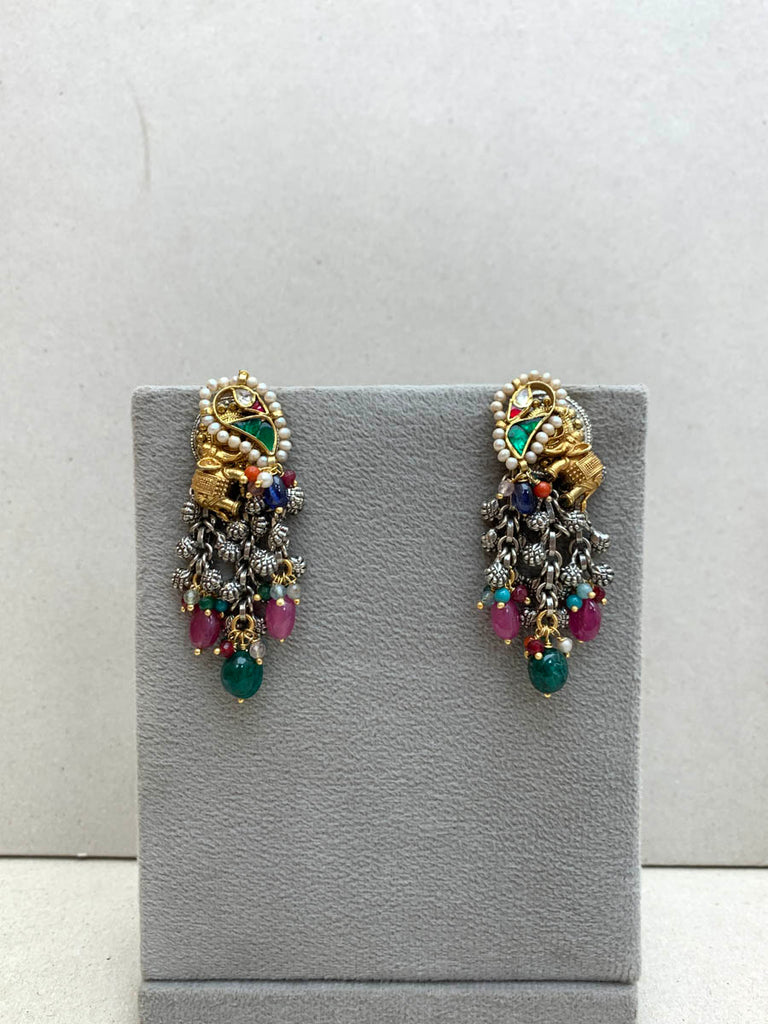 FE39  Maahru Silver Earrings