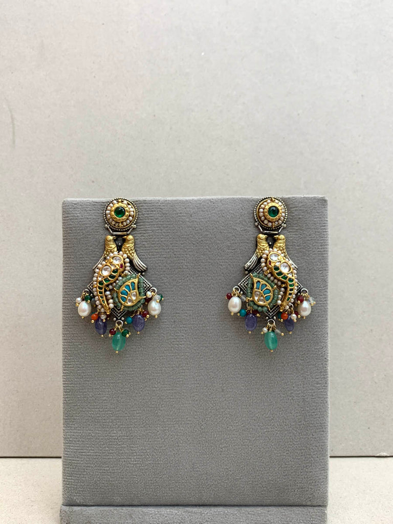 FE53  Maahru Silver Earrings