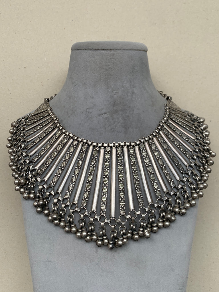 FS108 Maahru Silver Necklace