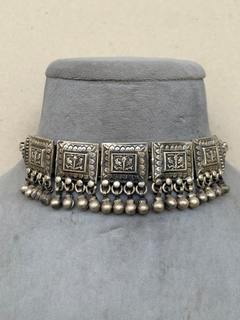 FS109 Maahru Silver Necklace