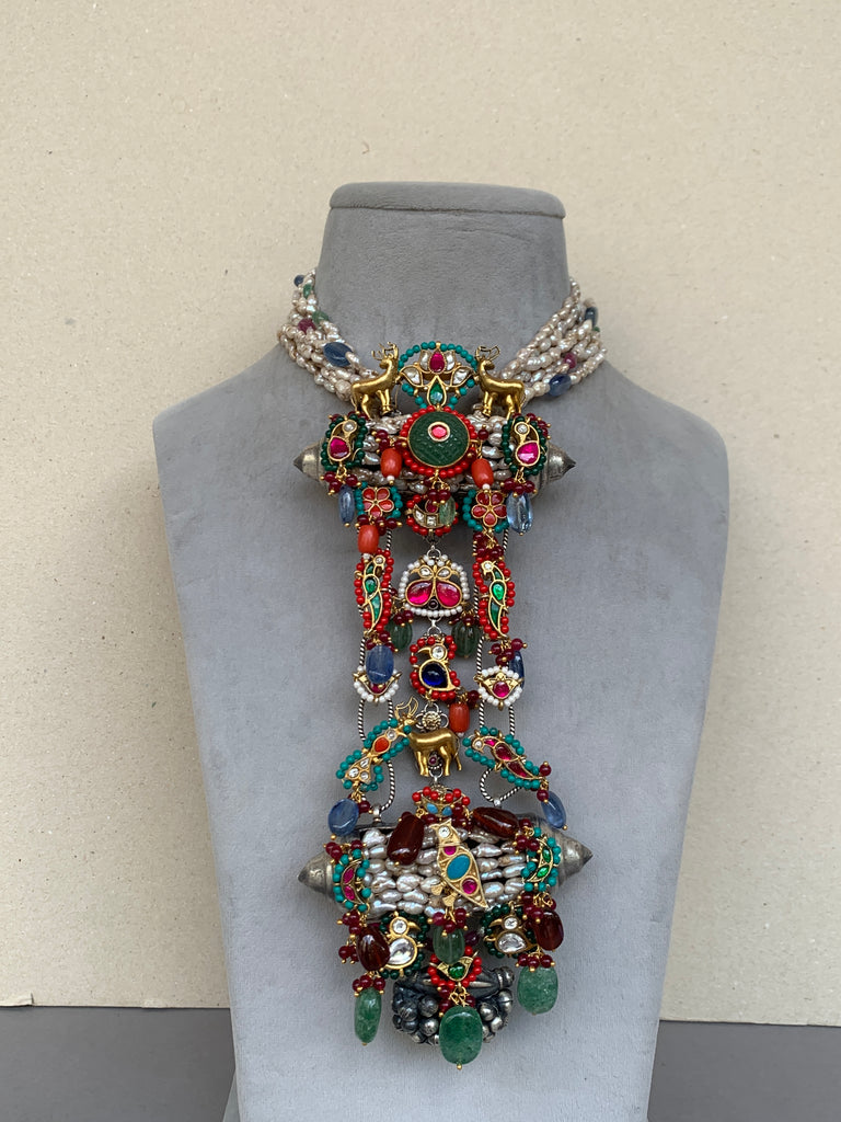 FS121  Maahru Silver Necklace