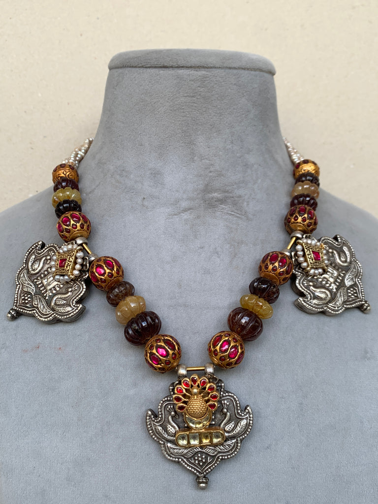 FS130  Maahru Silver Necklace