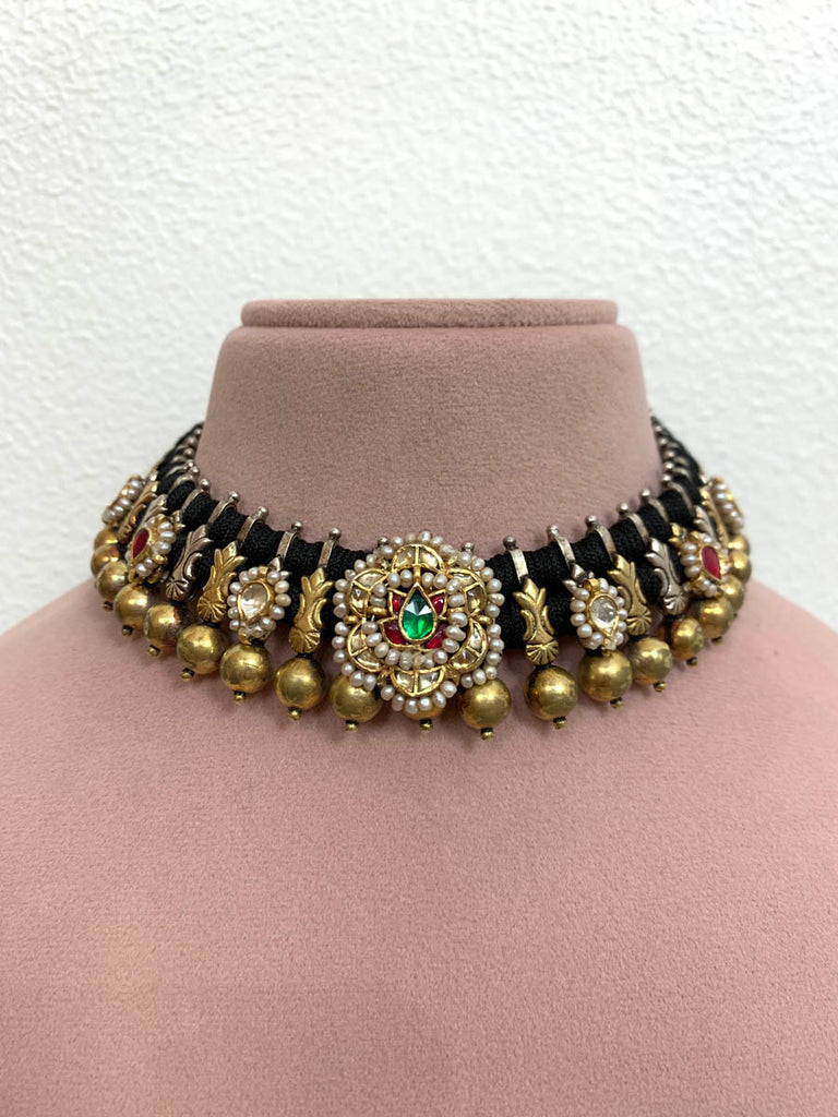 FS209  Maahru Silver Necklace