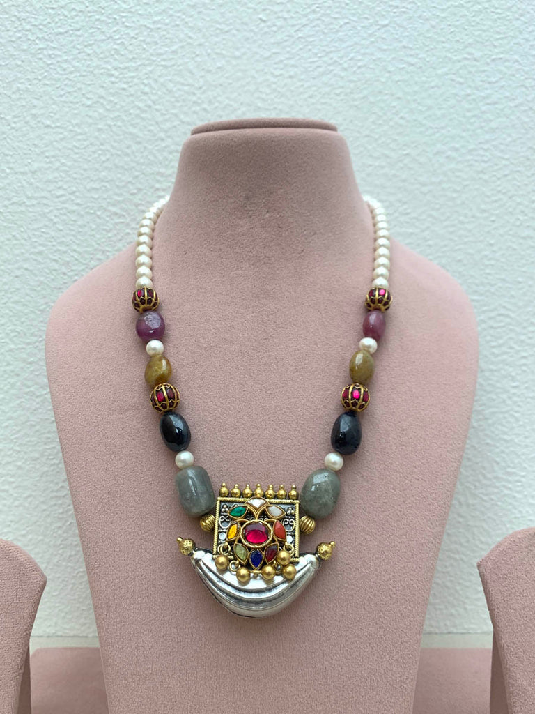 FS227  Maahru Silver Necklace