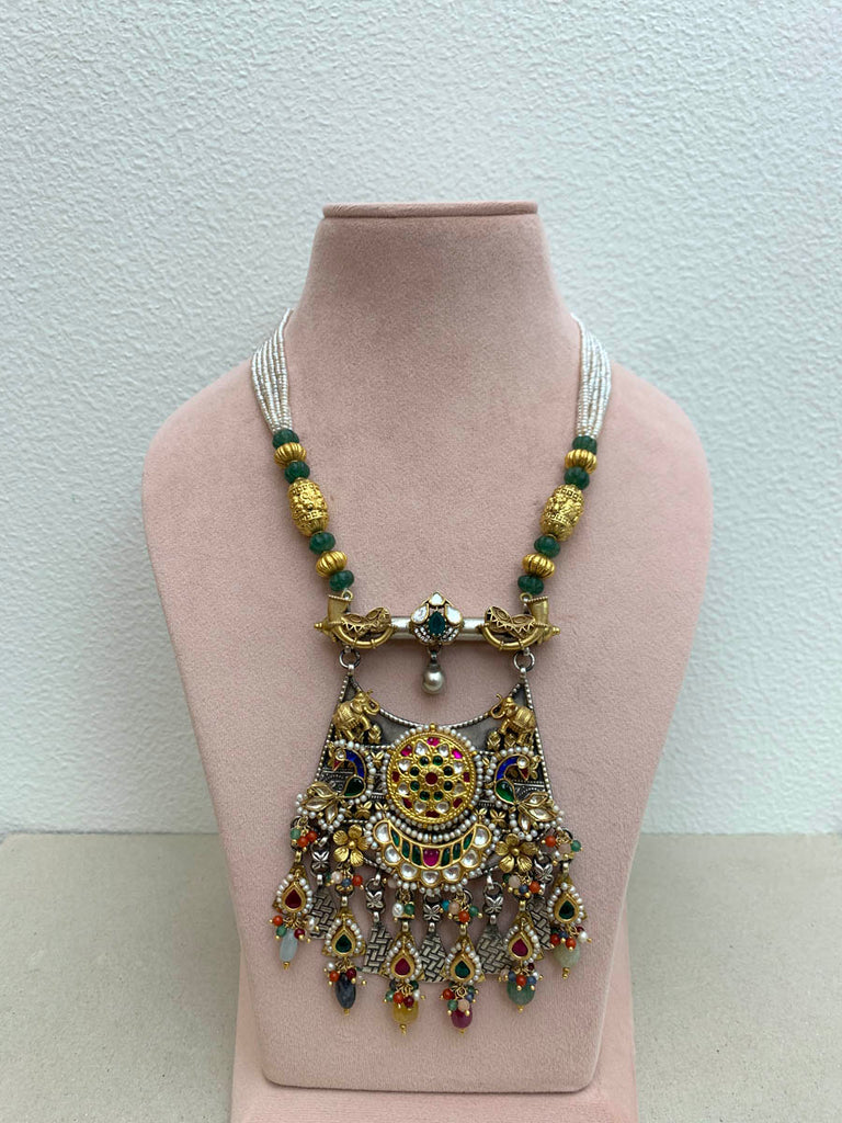 FS263 Maahru Silver Necklace