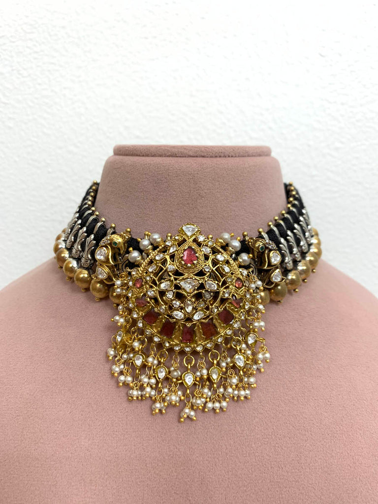 FS276  Maahru Silver Necklace