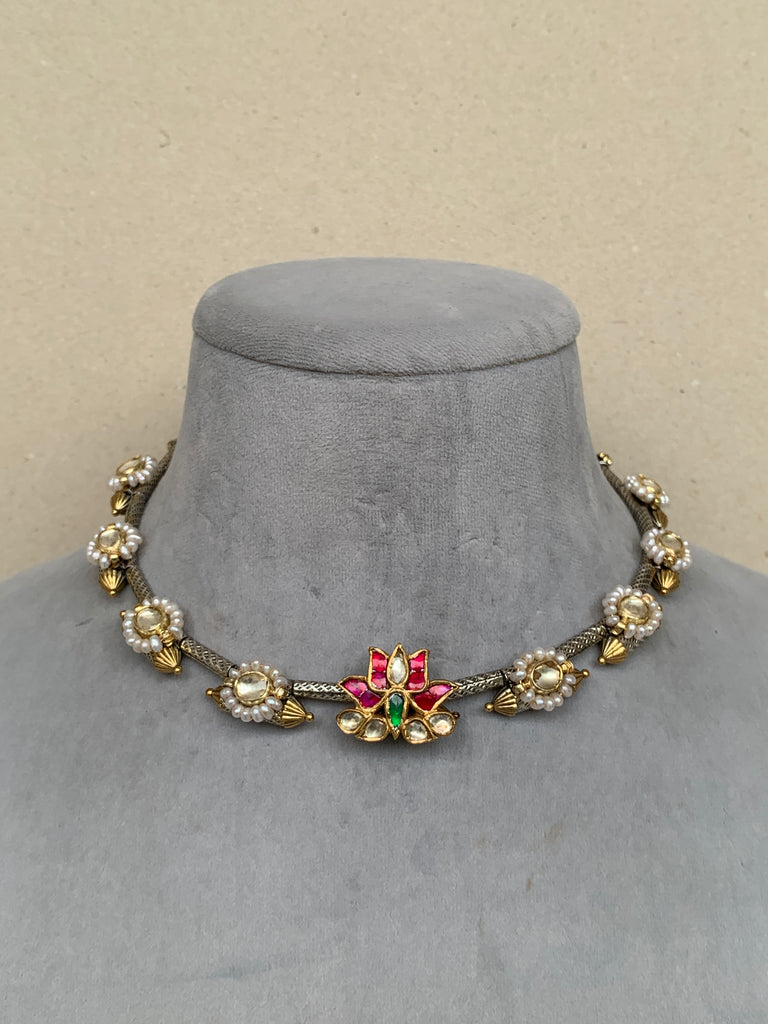 FS31 Maahru Silver Necklace