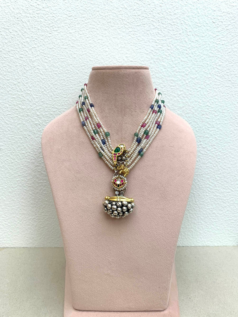 FS313  Maahru Silver Necklace