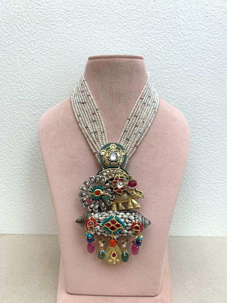 FS316  Maahru Silver Necklace