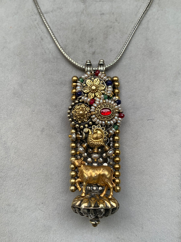 FS41  Maahru Silver Necklace