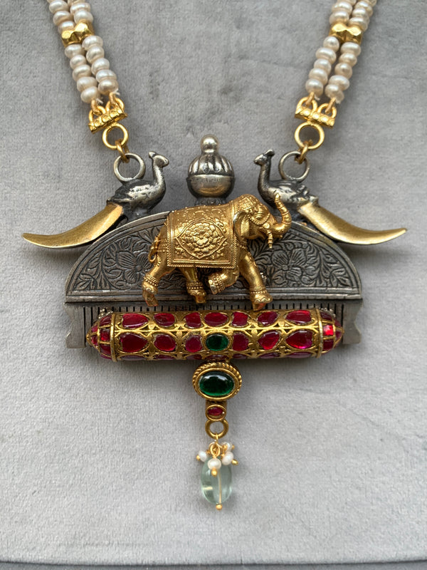 FS55 Maahru Silver Necklace