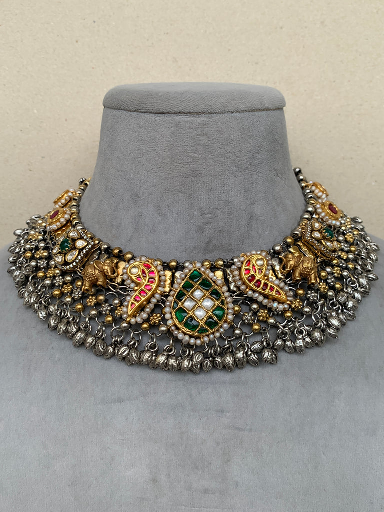 FS98  Maahru Silver Necklace