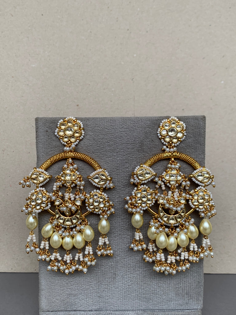TN539W White Jadau Earrings