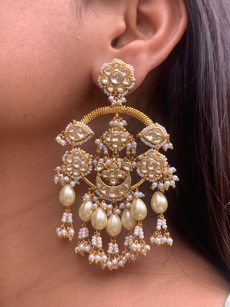 TN539W White Jadau Earrings