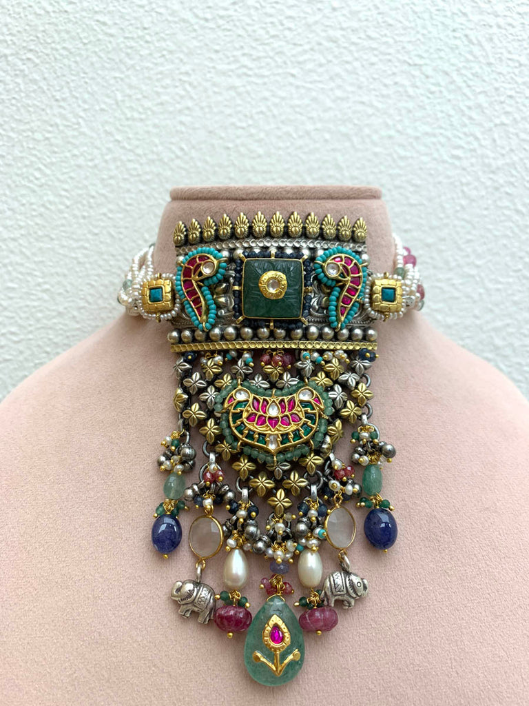 FS329  Maahru Silver Necklace