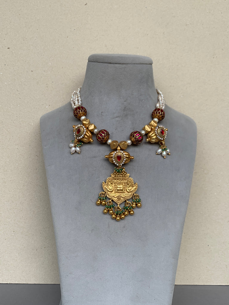 AJ913 Rambaugh Antique Necklace